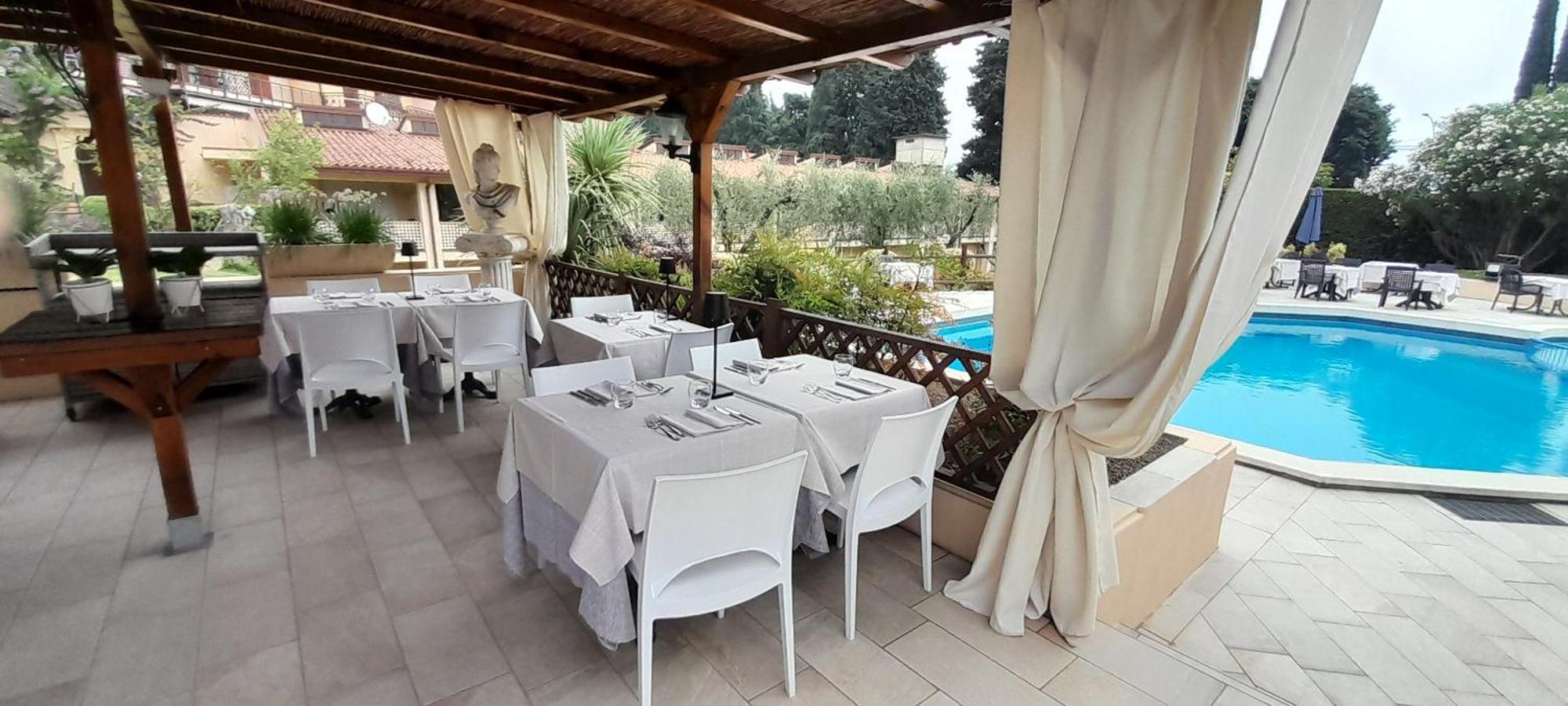 Hotel Adria & Resort Toscolano Maderno Buitenkant foto