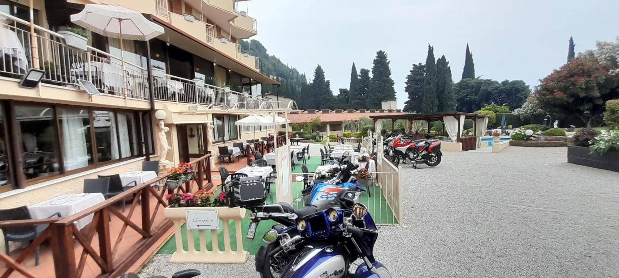 Hotel Adria & Resort Toscolano Maderno Buitenkant foto