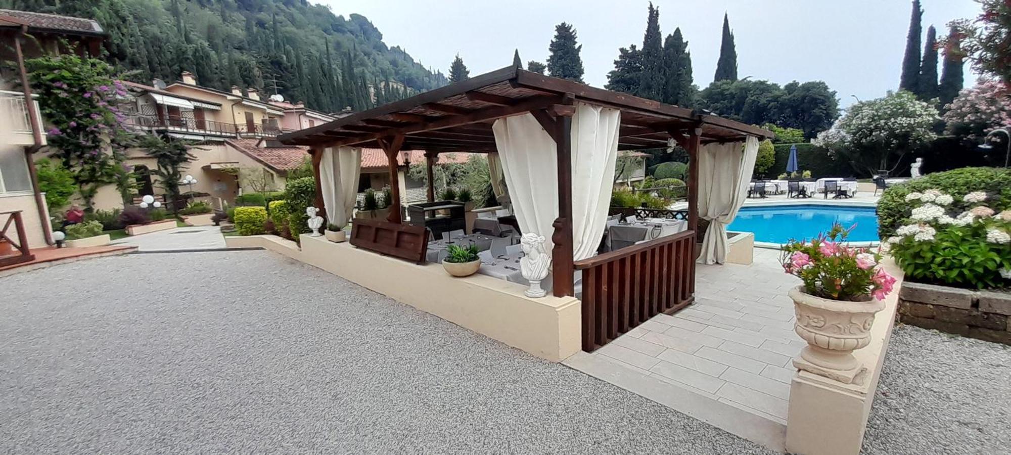Hotel Adria & Resort Toscolano Maderno Buitenkant foto