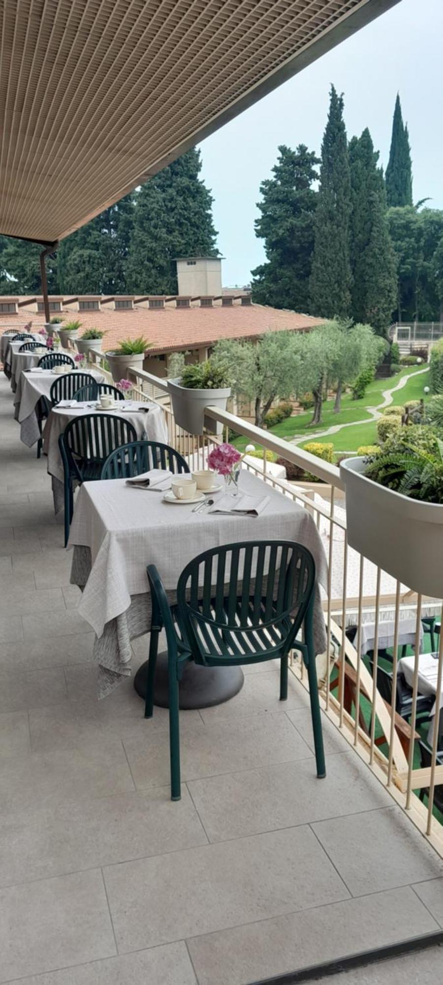 Hotel Adria & Resort Toscolano Maderno Buitenkant foto