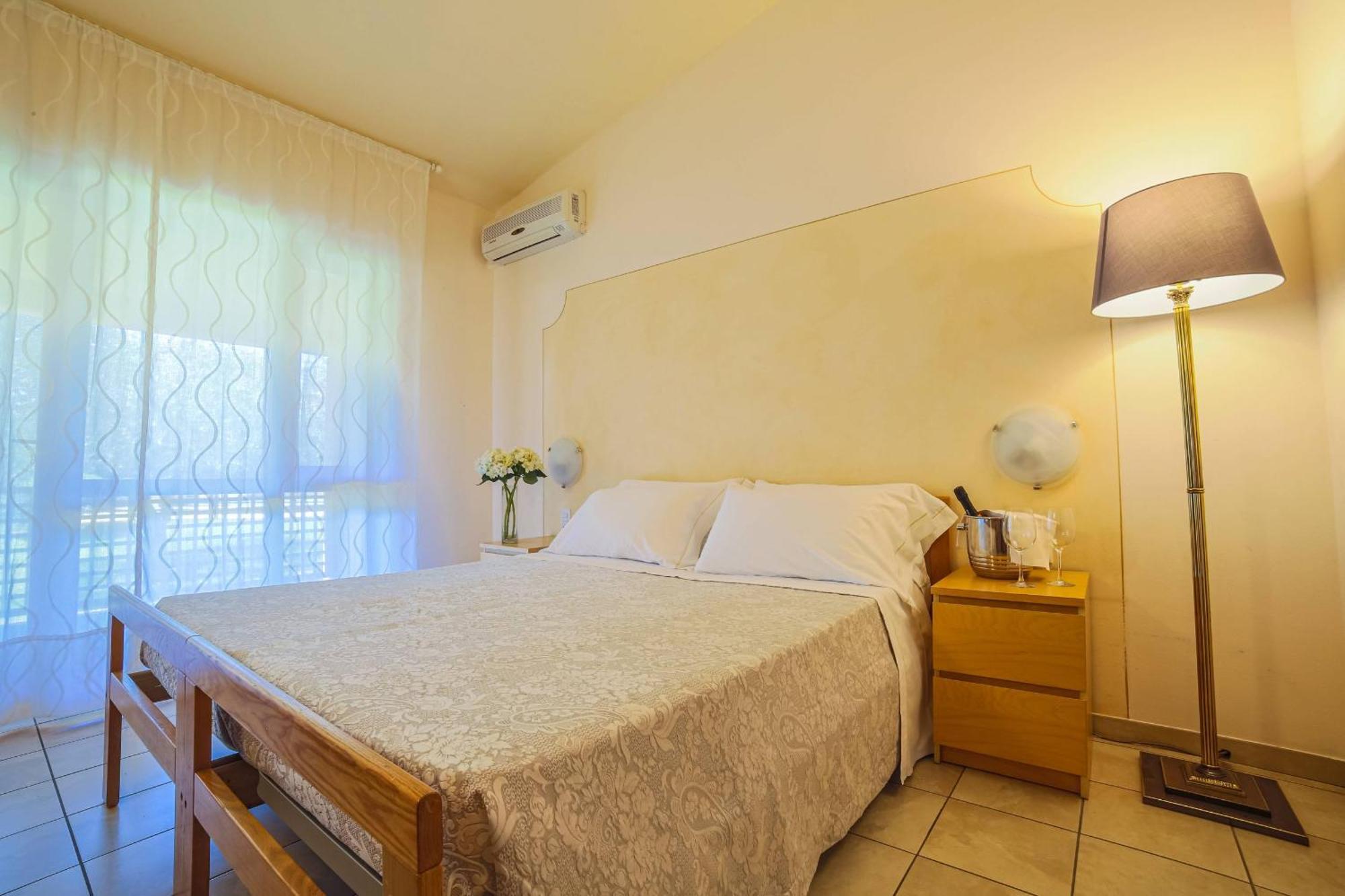 Hotel Adria & Resort Toscolano Maderno Buitenkant foto