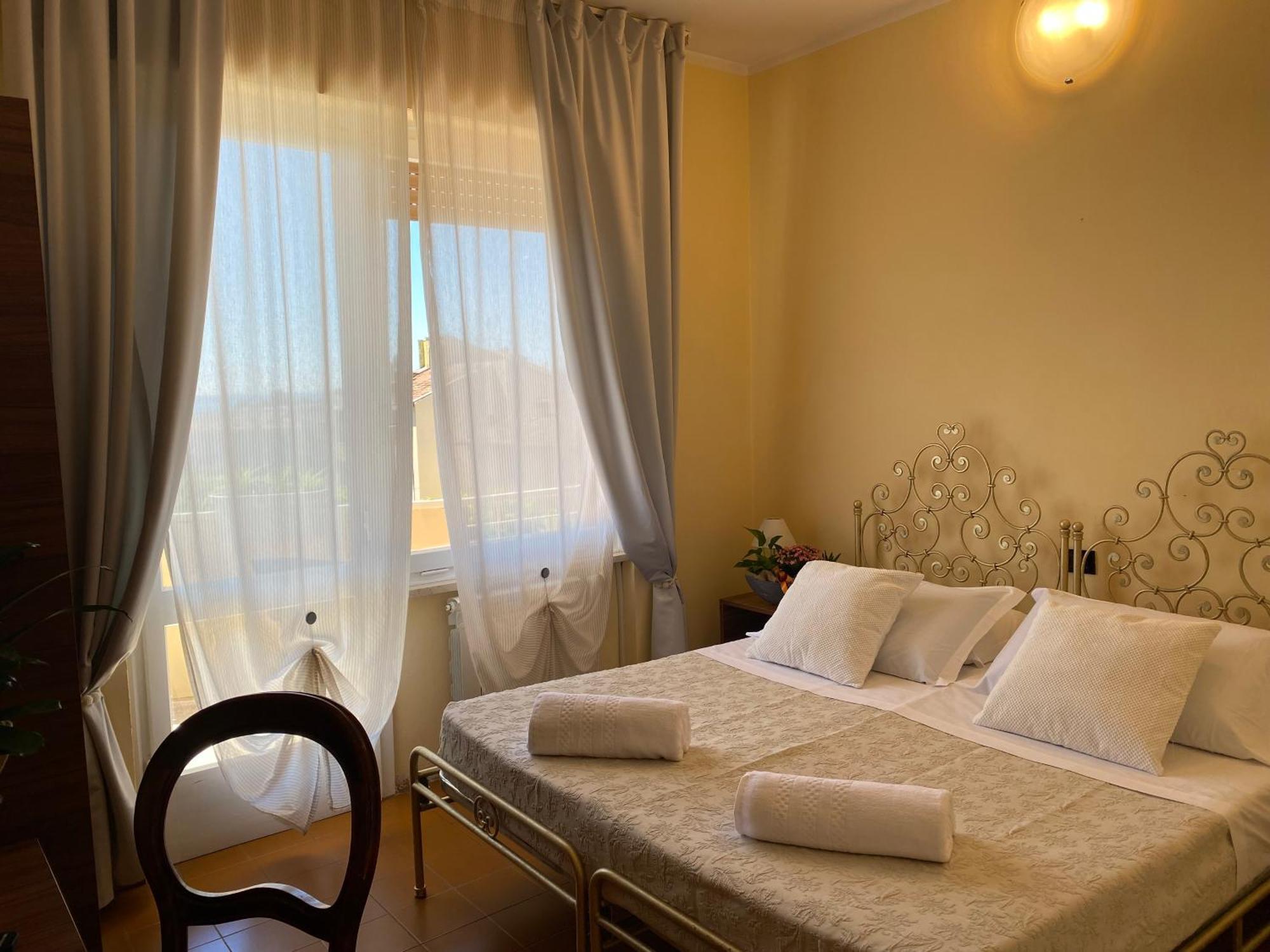 Hotel Adria & Resort Toscolano Maderno Buitenkant foto