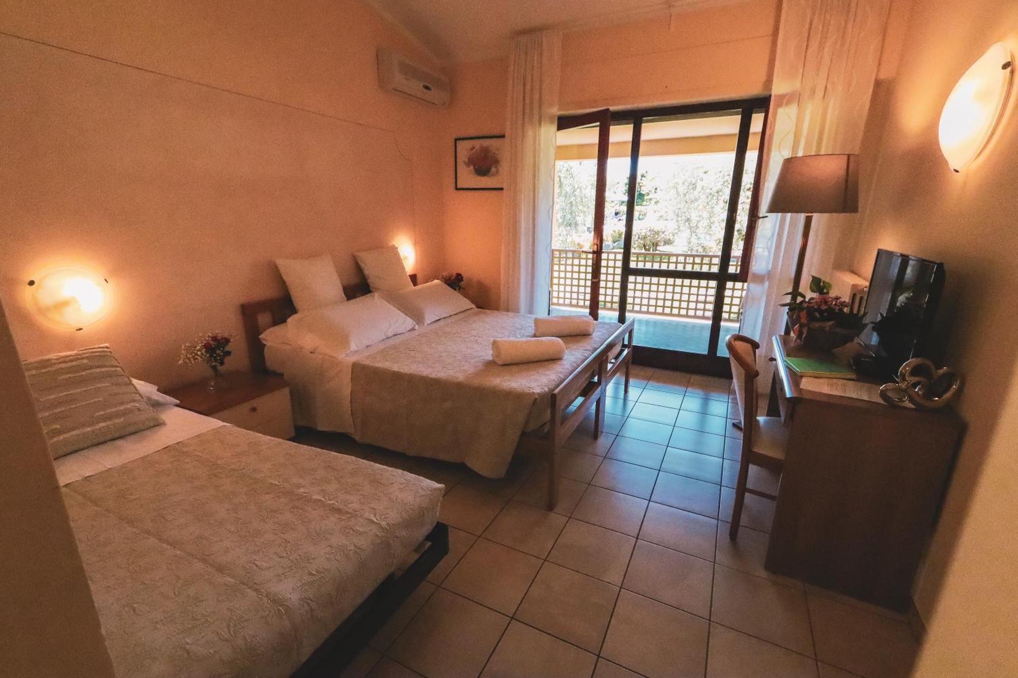 Hotel Adria & Resort Toscolano Maderno Buitenkant foto