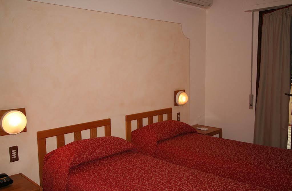 Hotel Adria & Resort Toscolano Maderno Buitenkant foto